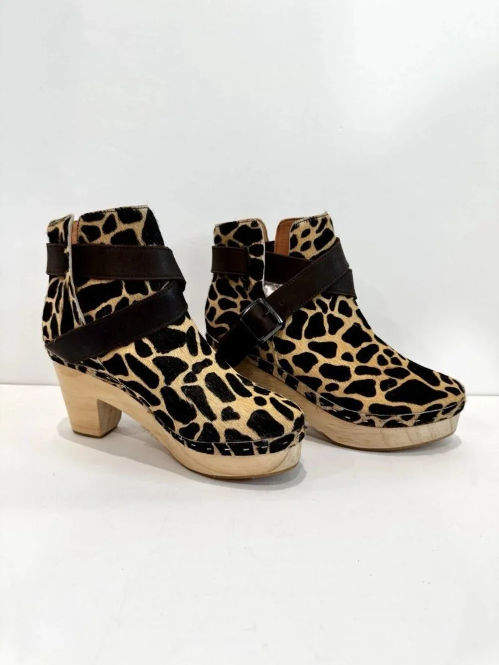 NEW Free People Bungalow Leopard Clog Boots 37/7 $168 - Picture 6 of 7